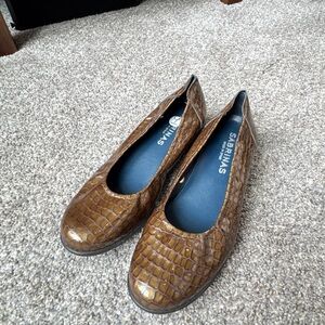 Sabrinas Brown Croc-Embossed Leather Ballet Flats